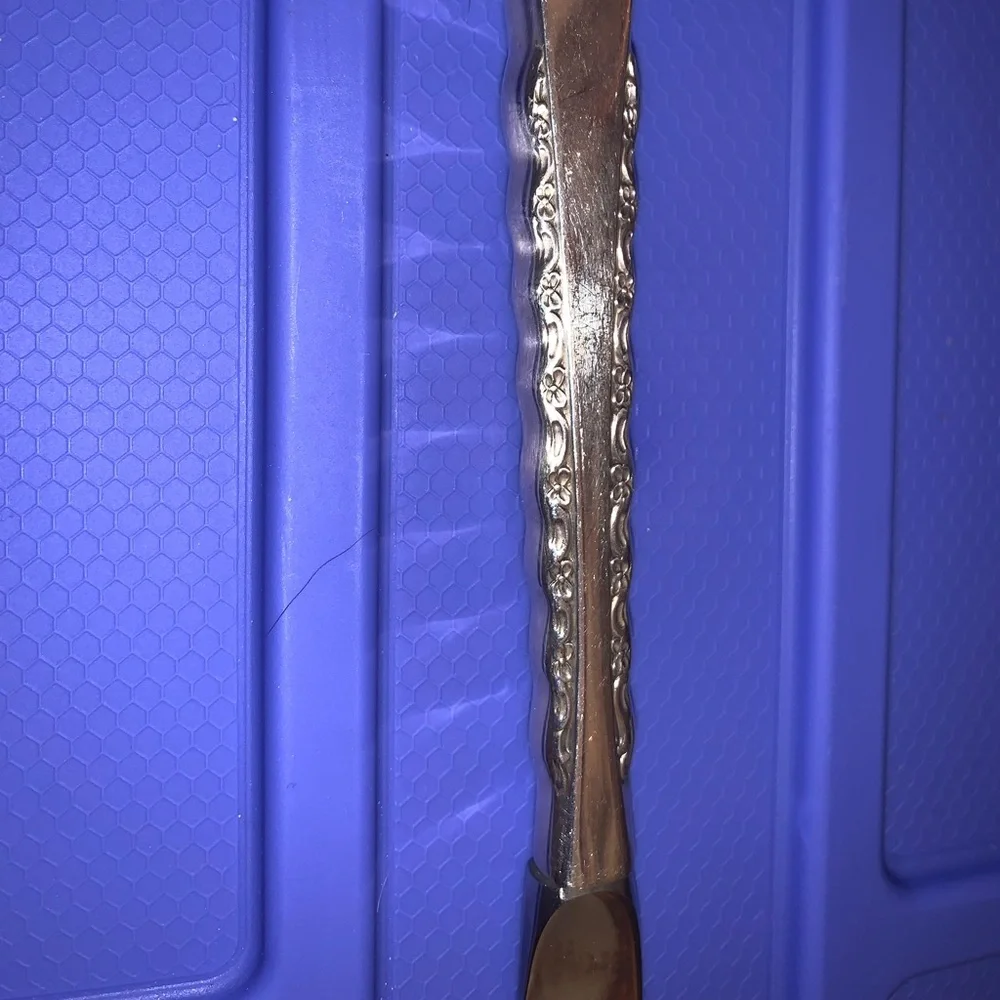 (1) VINTAGE Antique Replacement Piece international deep silver inlaid Knife